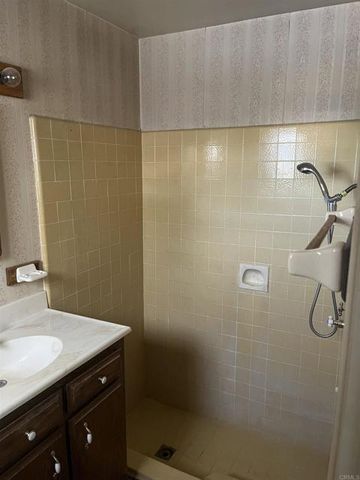 329 E South Avenue, Redlands, CA 92373