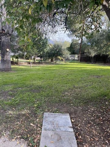 329 E South Avenue, Redlands, CA 92373