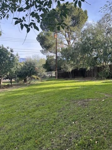 329 E South Avenue, Redlands, CA 92373