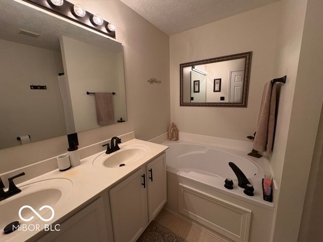 1240 Legacy Lane, Indianapolis, IN 46234
