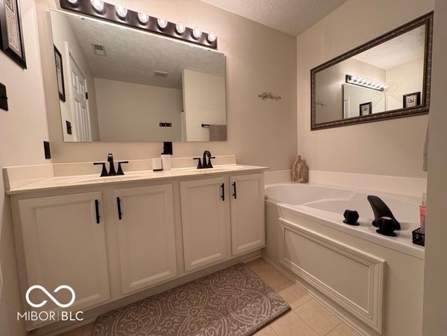 1240 Legacy Lane, Indianapolis, IN 46234