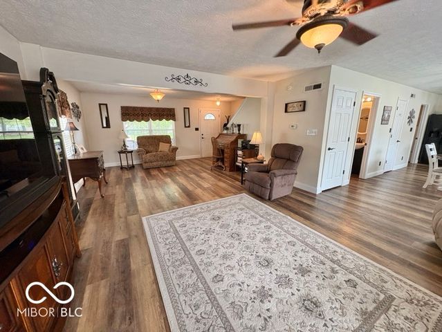 1240 Legacy Lane, Indianapolis, IN 46234