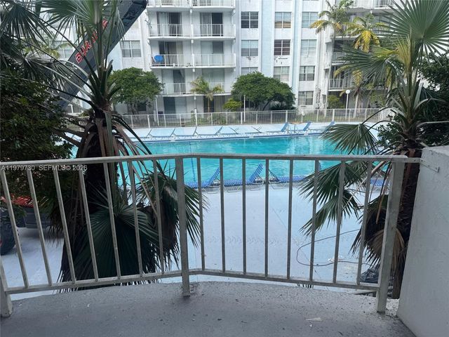 494 NW 165th St Rd C-208, Miami, FL 33169