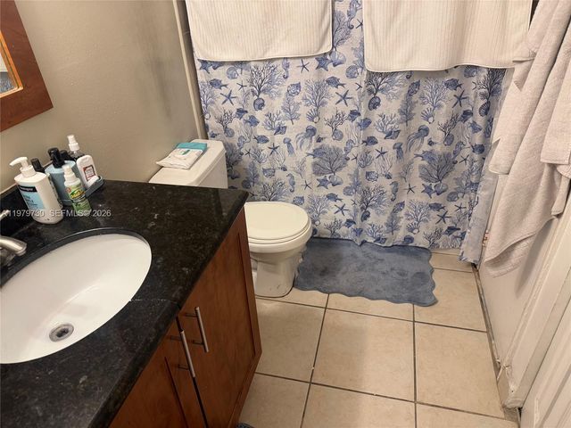 494 NW 165th St Rd C-208, Miami, FL 33169