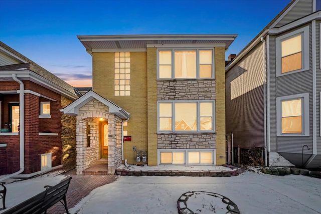 4913 W Warwick Avenue, Chicago, IL 60641