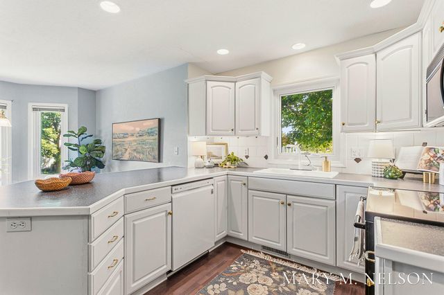 61 Majestic Court 61, Zeeland City, MI 49464