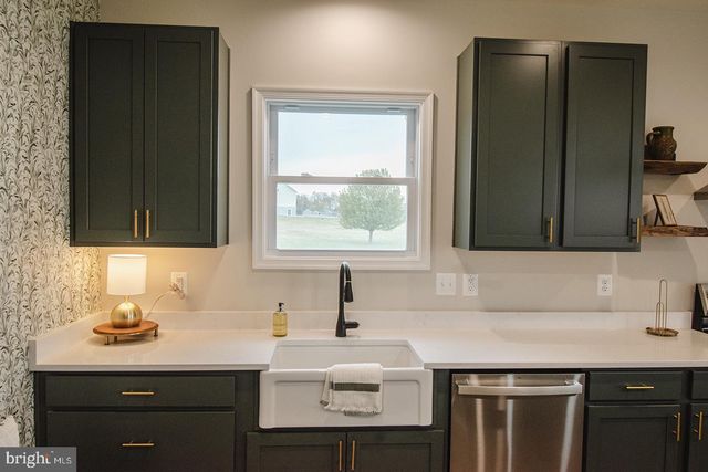 5 LEE DRIVE, Linden, VA 22642