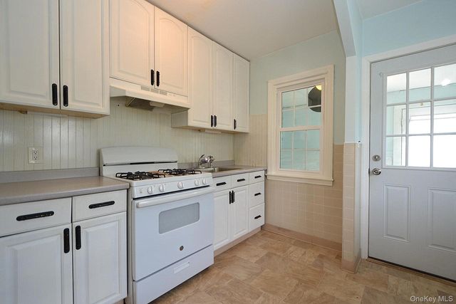 418 Asharoken Boulevard, Bay Shore, NY 11706
