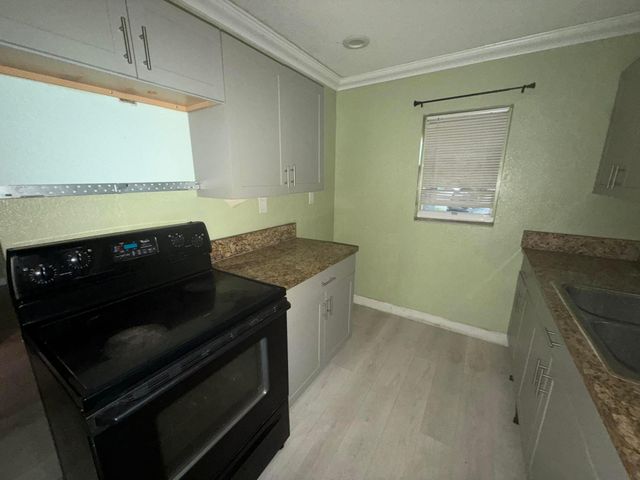 2121 NW 26TH Avenue, Fort Lauderdale, FL 33311