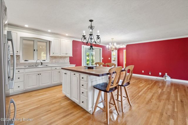 211 Normandy Rd, Taylorsville, KY 40071