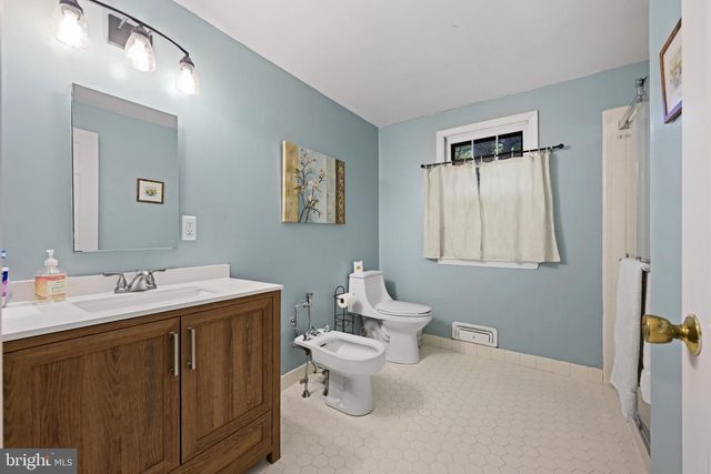 48 E RIDING DR, Cherry Hill, NJ 08003
