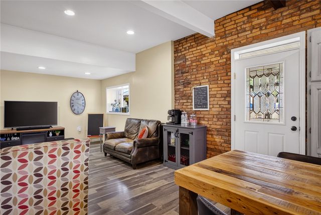 360 Wayne St, Beaver, PA 15009
