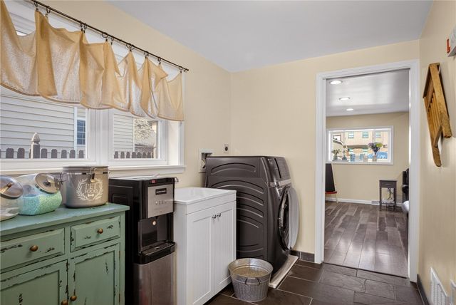 360 Wayne St, Beaver, PA 15009
