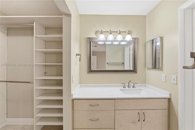 11654 NW 11th St 11654, Pembroke Pines, FL 33026