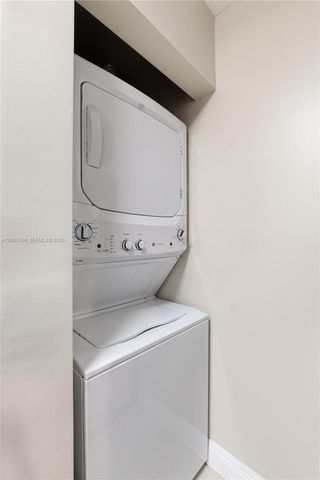 11654 NW 11th St 11654, Pembroke Pines, FL 33026