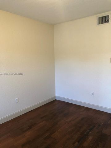 667 SW 10th St, Florida City, FL 33034