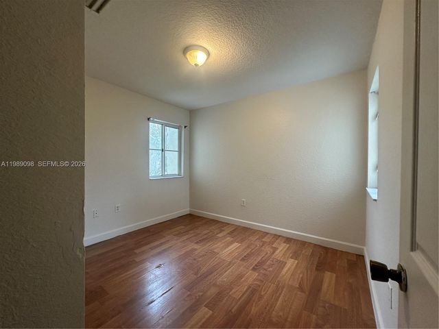 667 SW 10th St, Florida City, FL 33034