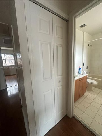 667 SW 10th St, Florida City, FL 33034