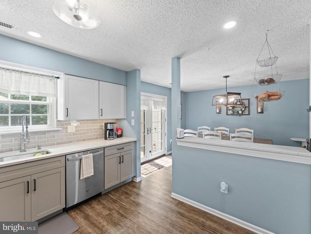 68 MEETING HOUSE LN, Blackwood, NJ 08012