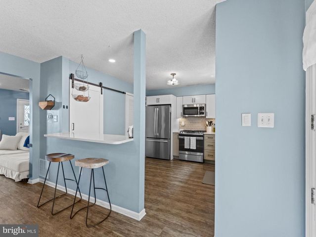 68 MEETING HOUSE LN, Blackwood, NJ 08012