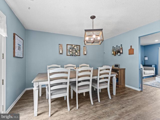 68 MEETING HOUSE LN, Blackwood, NJ 08012