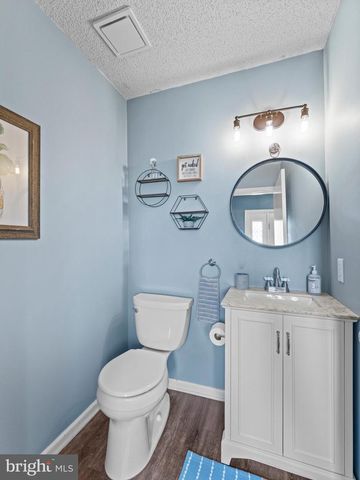 68 MEETING HOUSE LN, Blackwood, NJ 08012