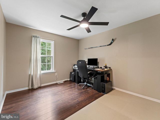 68 MEETING HOUSE LN, Blackwood, NJ 08012