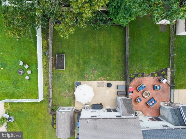 68 MEETING HOUSE LN, Blackwood, NJ 08012