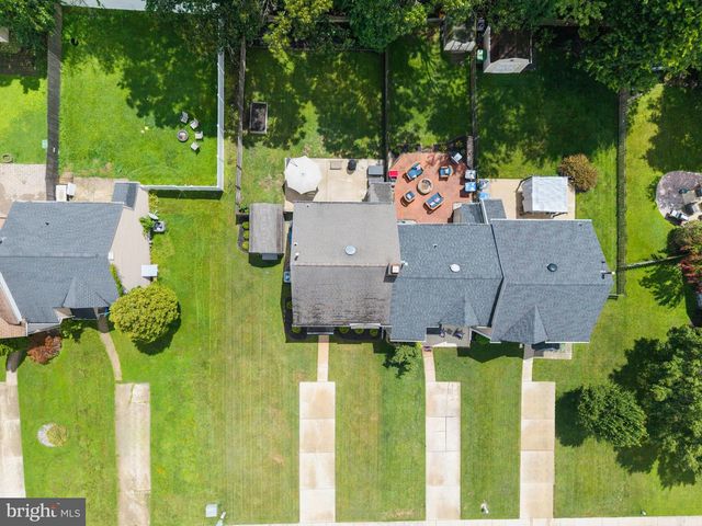 68 MEETING HOUSE LN, Blackwood, NJ 08012