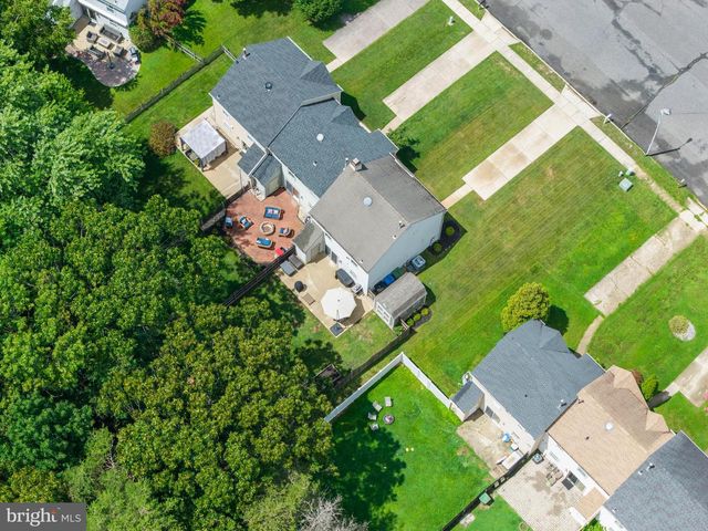 68 MEETING HOUSE LN, Blackwood, NJ 08012