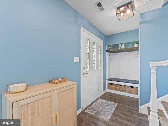 68 MEETING HOUSE LN, Blackwood, NJ 08012