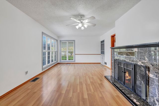 390 Maurice Street North , Twin Falls, Twin Falls, ID 83301