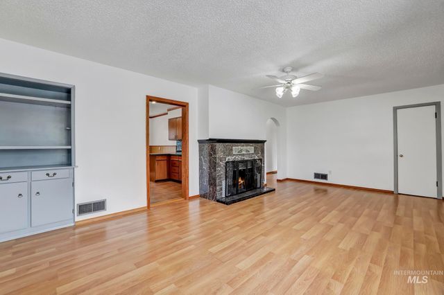 390 Maurice Street North , Twin Falls, Twin Falls, ID 83301