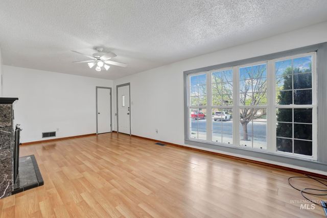 390 Maurice Street North , Twin Falls, Twin Falls, ID 83301