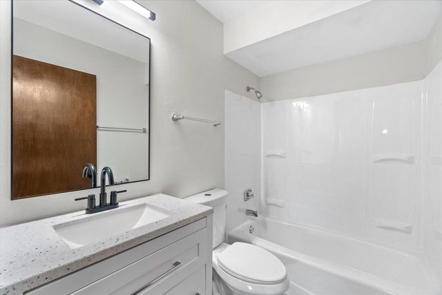 8150 S 88th STREET, Franklin, WI 53132