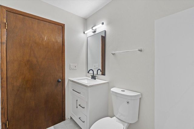 8150 S 88th STREET, Franklin, WI 53132