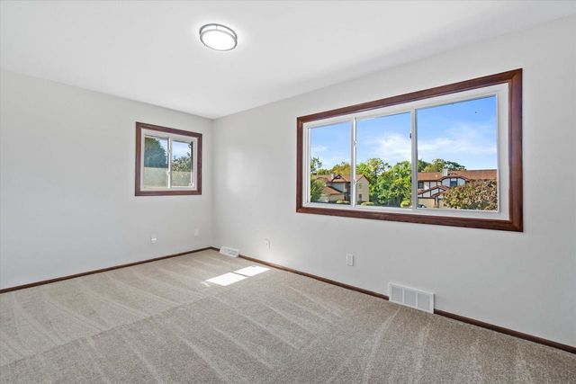 8150 S 88th STREET, Franklin, WI 53132