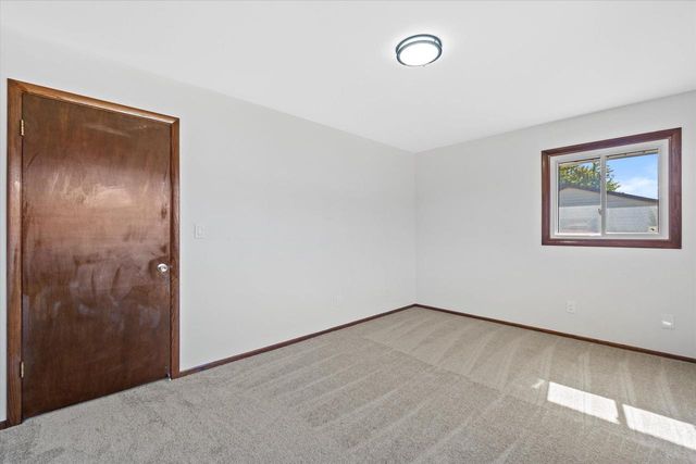 8150 S 88th STREET, Franklin, WI 53132