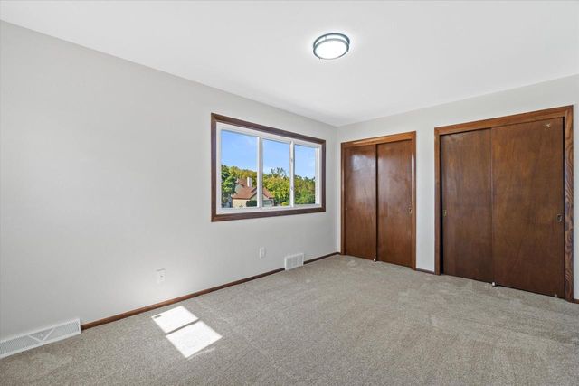 8150 S 88th STREET, Franklin, WI 53132