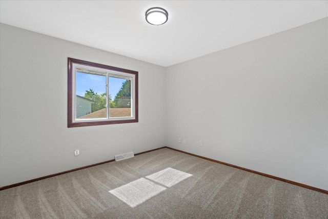 8150 S 88th STREET, Franklin, WI 53132