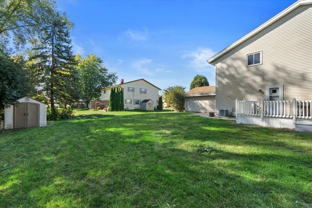 8150 S 88th STREET, Franklin, WI 53132