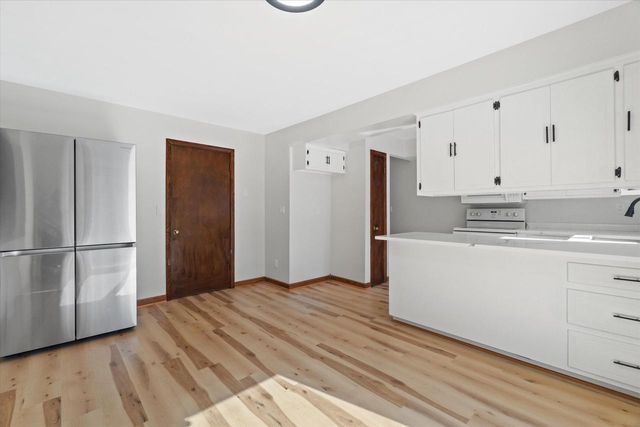 8150 S 88th STREET, Franklin, WI 53132