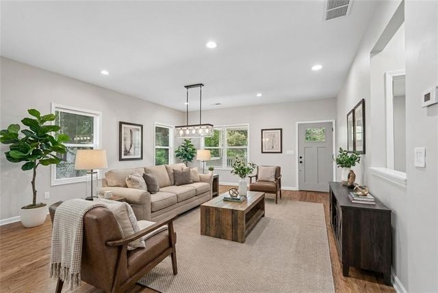 809 Dill Avenue SW, Atlanta, GA 30310