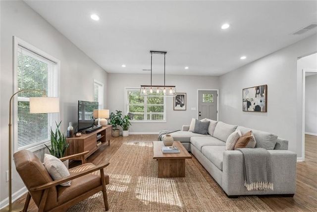 809 Dill Avenue SW, Atlanta, GA 30310