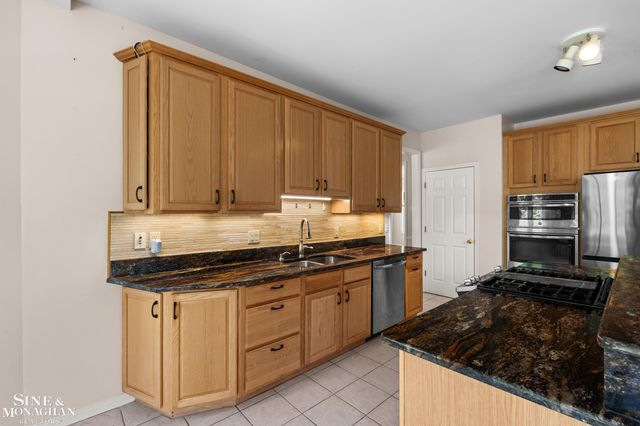94 Ingram Drive, Troy, MI 48098