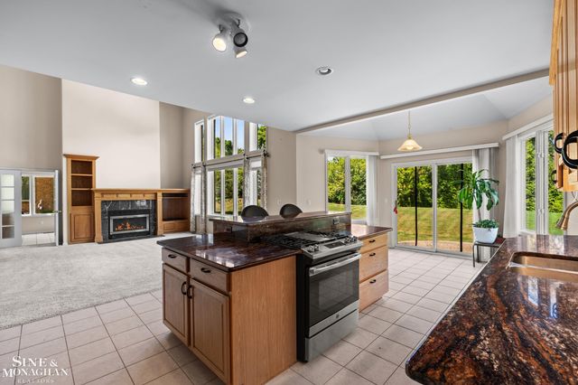 94 Ingram Drive, Troy, MI 48098