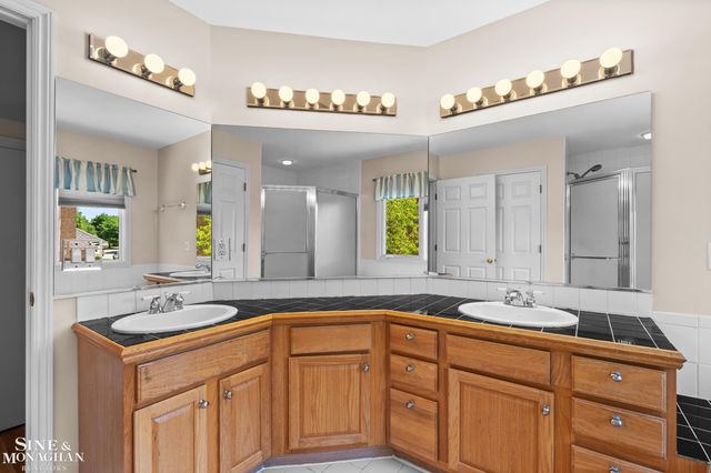 94 Ingram Drive, Troy, MI 48098