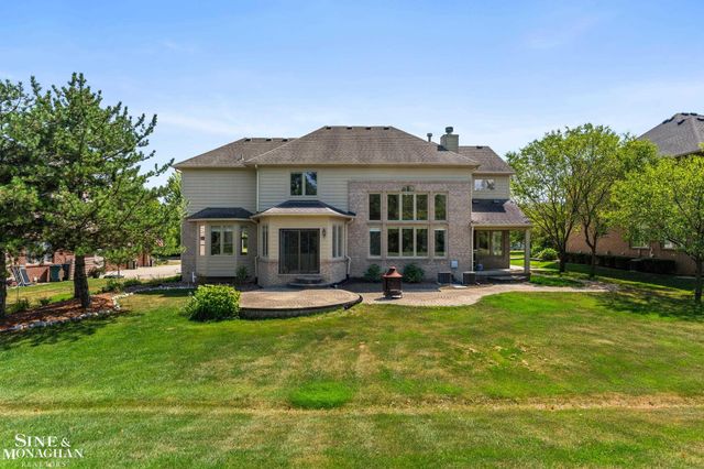 94 Ingram Drive, Troy, MI 48098