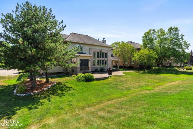 94 Ingram Drive, Troy, MI 48098