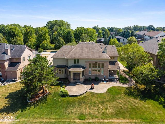 94 Ingram Drive, Troy, MI 48098